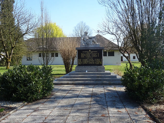 Dobersdorf, Kriegerdenkmal