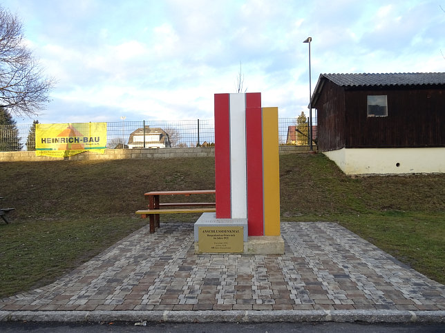 Heiligenkreuz, Anschlussdenkmal