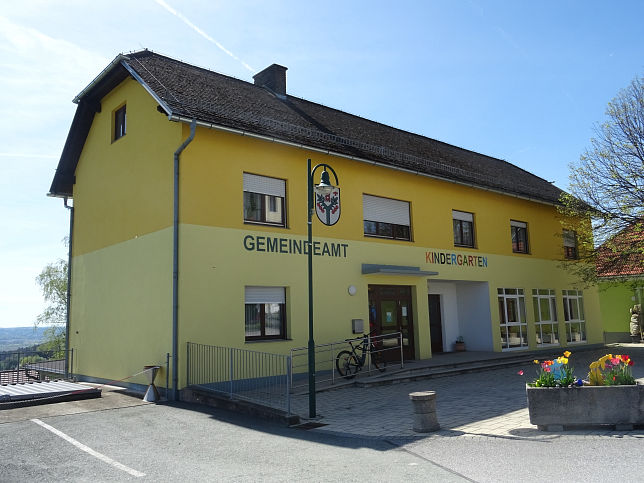 Maria Bild, Gemeindeamt und Kindergarten