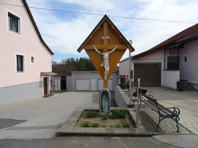 Neuberg, Kreuz Untere Hauptstrae