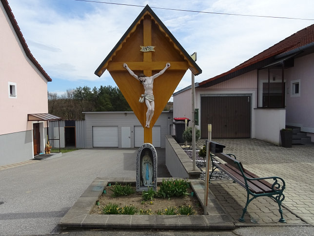 Neuberg, Kreuz Untere Hauptstrae