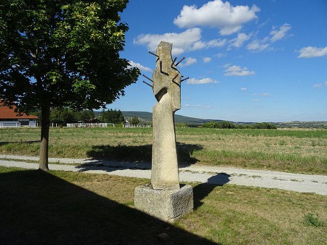 Rechnitz, Skulptur von Kosso Eloul beim Kreuzstadl