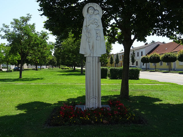 Tadten, Gedenkstein der Geschwister Schmall