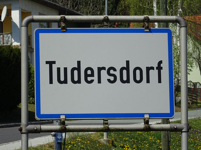 Tudersdorf, Ortstafel