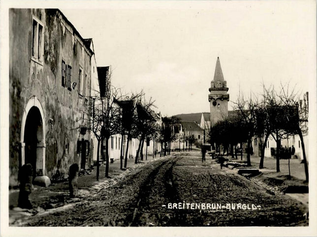 Breitenbrunn, Hauptstrae mit Pranger