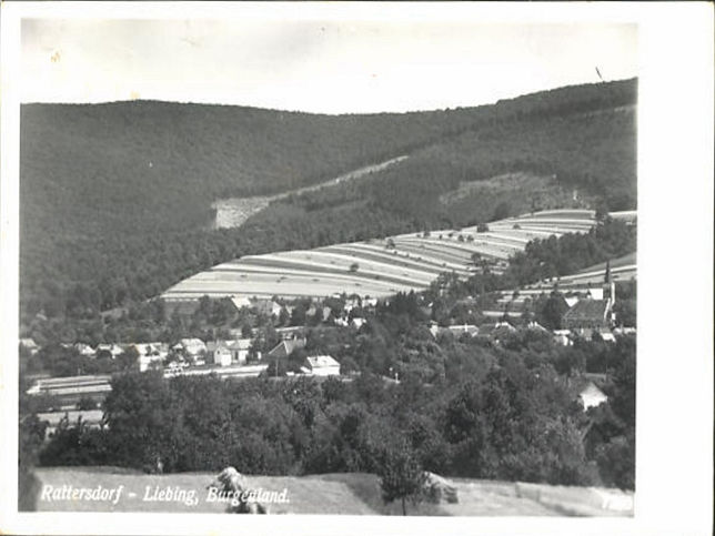 Rattersdorf, Gesamtansicht mit Gebirge