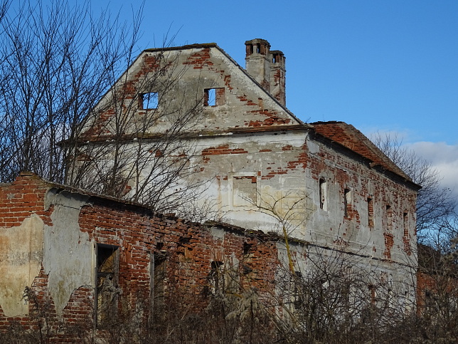 Porn�ap�ti, Pernau, Ruinen von Omajor