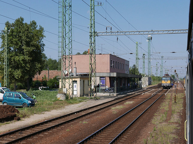 Boba, Bahnhof