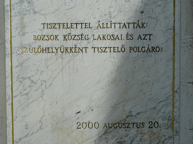 Bozsok, Millenium-Denkmal