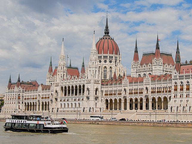 Budapest, Parlamentsgebude