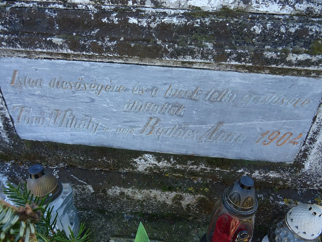 Csknydoroszl, Friedhof