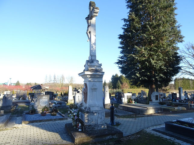 Csknydoroszl, Friedhof