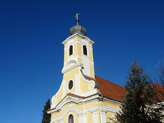 Csknydoroszl, Kirche