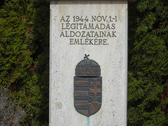 Csrtnek, Denkmal 1944 und 1956