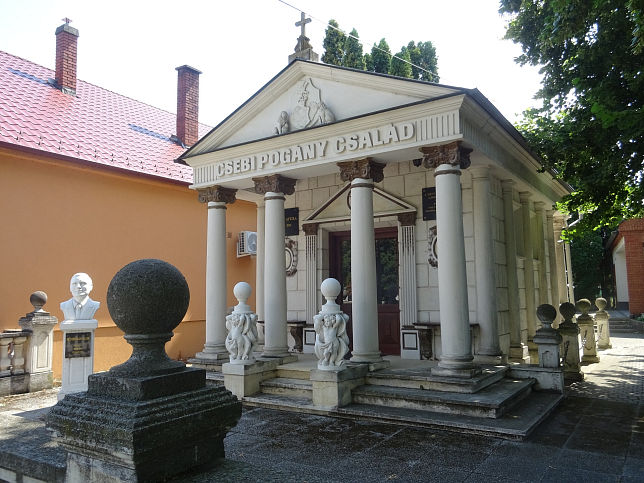 Dunakiliti, Familie Pogny