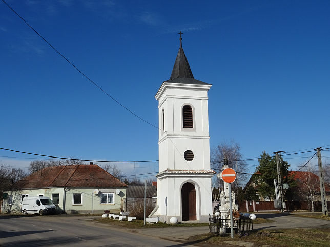 Felsberkifalu, Glockenturm