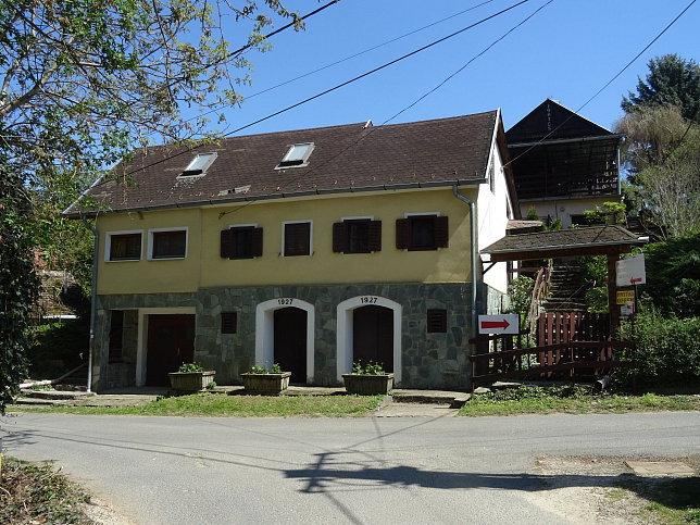 Felsőcsat�r, Eisener Vorhang Museum