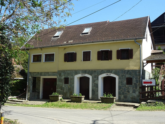 Felsőcsat�r, Eisener Vorhang Museum
