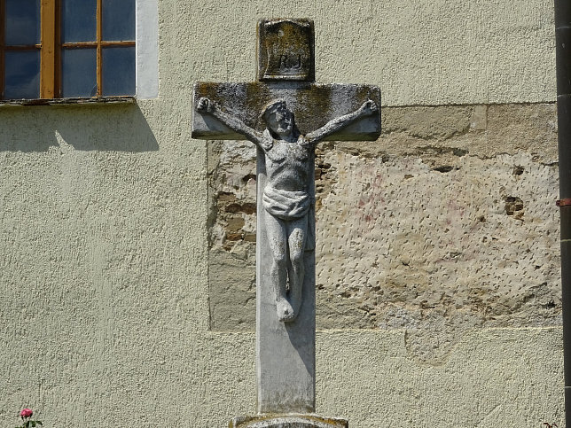 K�szegszerdahely, Kreuz vor der Kirche