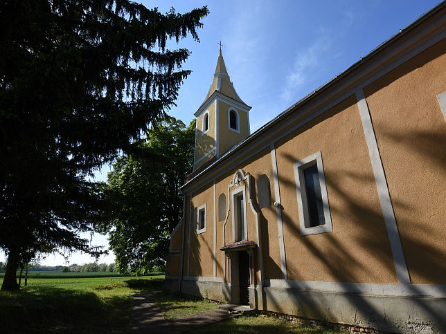 Meggyeskovcsi, Kirche