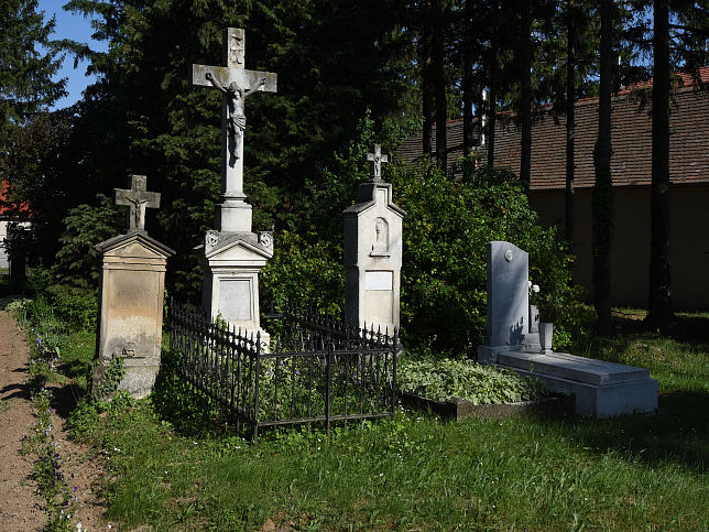 Meggyeskovcsi, Kirche