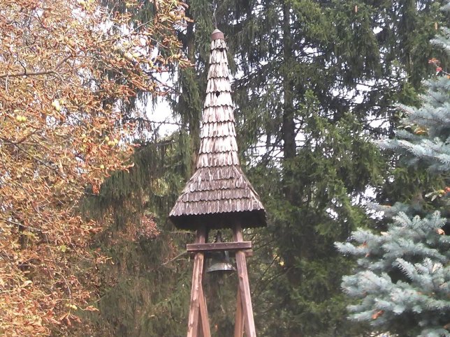 Mesteri, Glockenturm