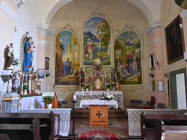 Sorkifalud, Kirche Sankt Leonhard