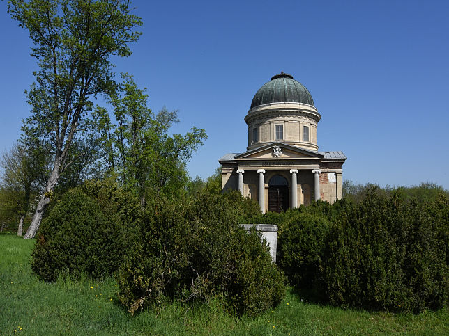 Sorokpolny, Mausoleum