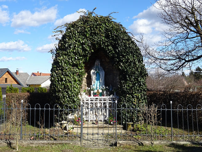 Szentgotthrd, Marienstatue