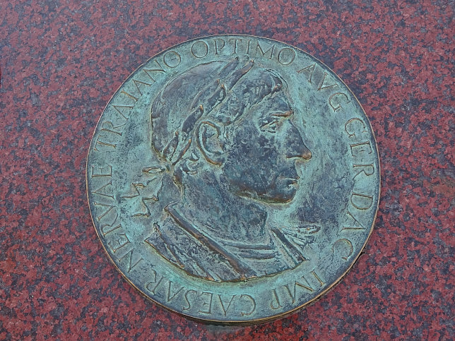 Szombathely, Kaiserstein bzw. Sonnenorakel