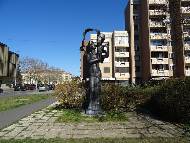 Szombathely, Skulptur 'Mutter mit Kind'