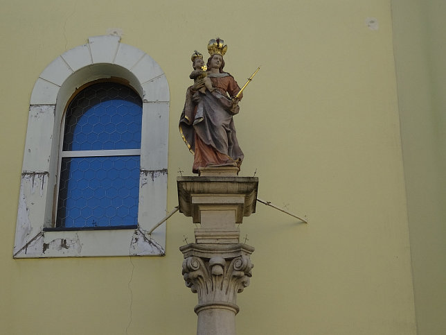 Szombathely, Statue der Muttergottes der Ungarn