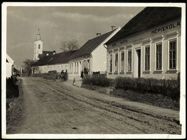 Alsszlnk, Schule