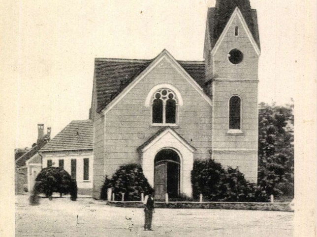 Kemenesmagasi, Kirche