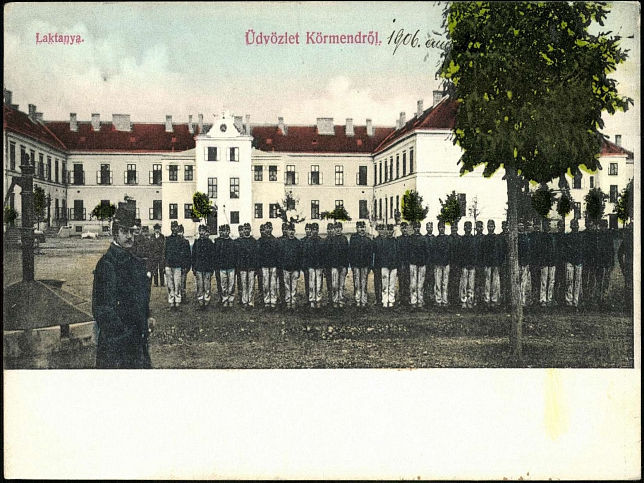 Krmend, Kaserne