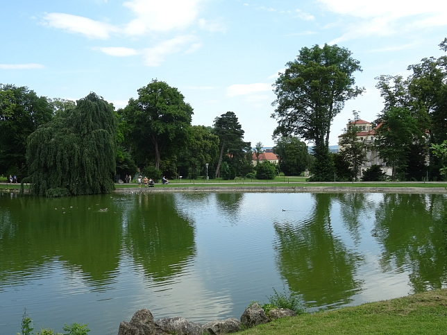 Leopoldinenteich im Schlosspark