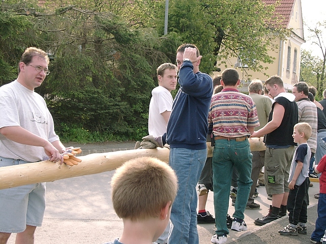 Maibaumaufstellen 30.4.2011