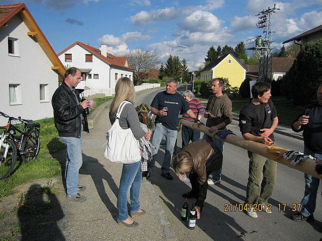 Maibaumaufstellen 21.4.2012