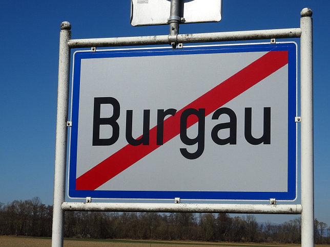 Burgau, Ortstafel-Ende