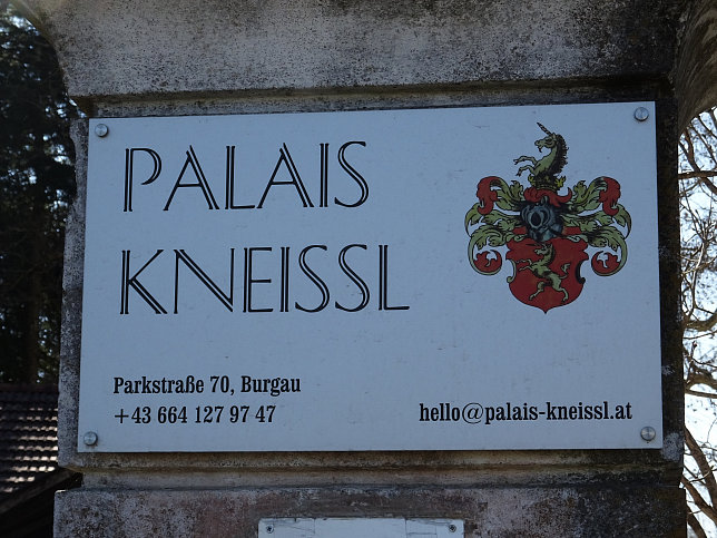 Burgau, Palais Kneissl