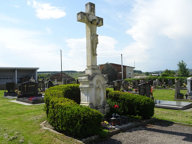 Deutsch Schtzen, Friedhofskreuz