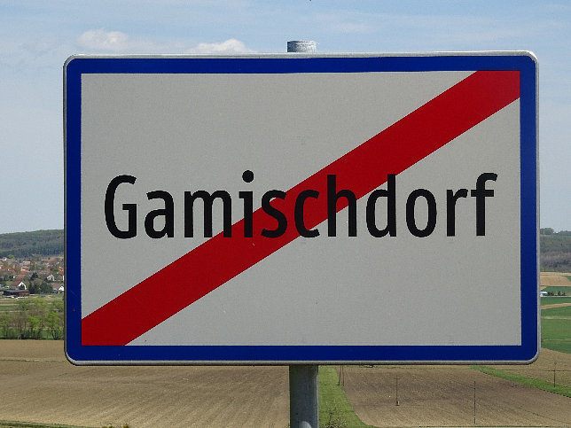 Gamischdorf, Ortstafel