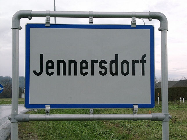 Jennersdorf, Ortstafel