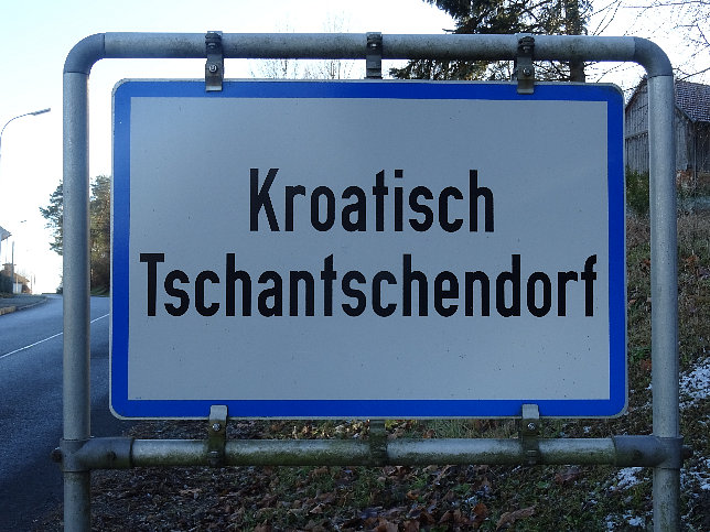 Kroatisch Tschantschendorf, Ortstafel