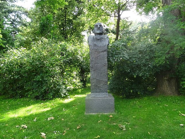 Adolf-Schrf-Denkmal