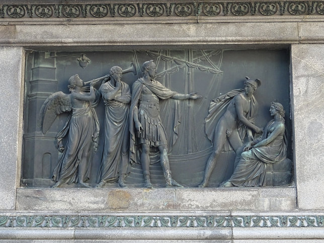 Joseph-II.-Denkmal, Relief