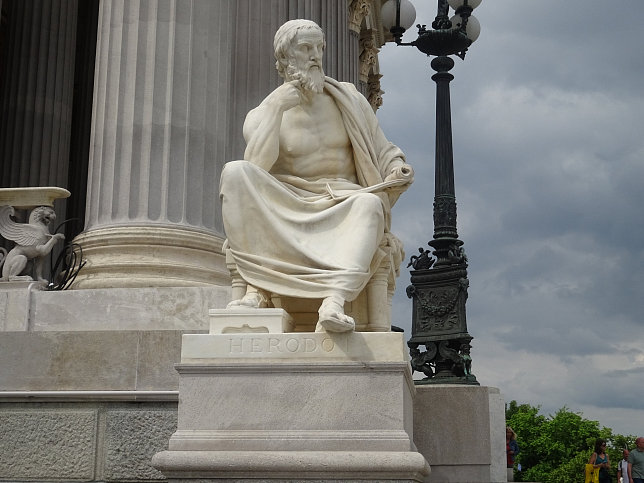 Herodot-Statue von Karl Schwerzek