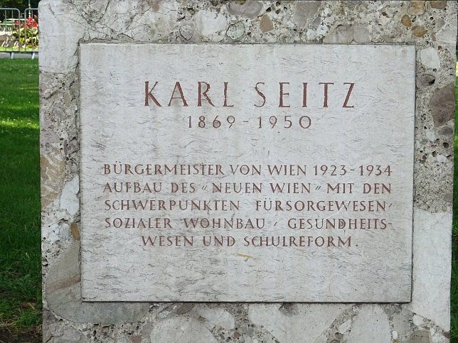 Karl-Seitz-Denkmal