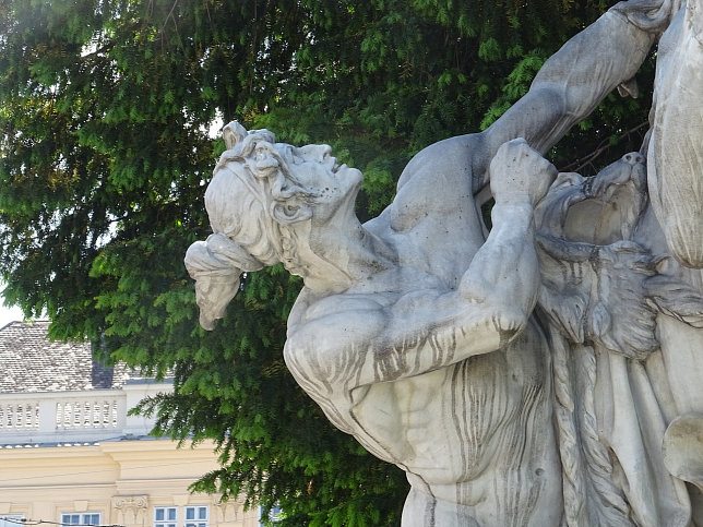 Rossebndiger am Maria-Theresien-Platz