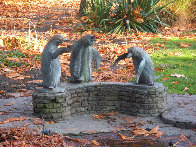 Vogeltrnkebrunnen im Stadtpark